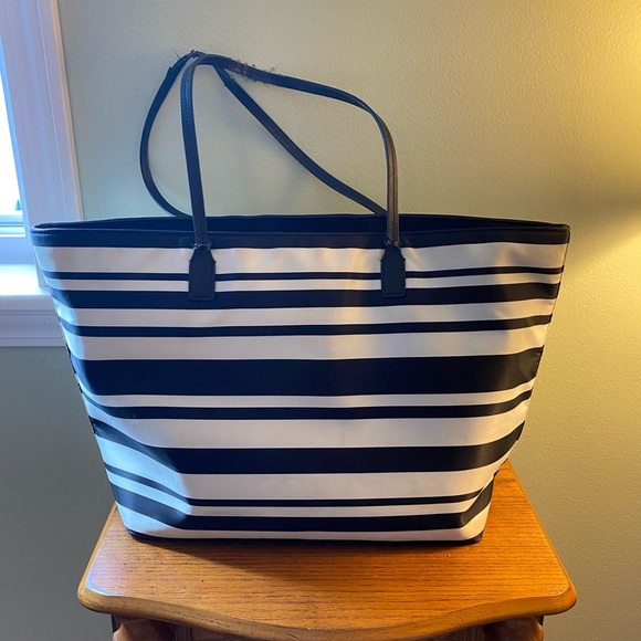 ⚫️⚪️ Kate Spade Black & White Striped Tote ⚪️⚫️ - Picture 8 of 11